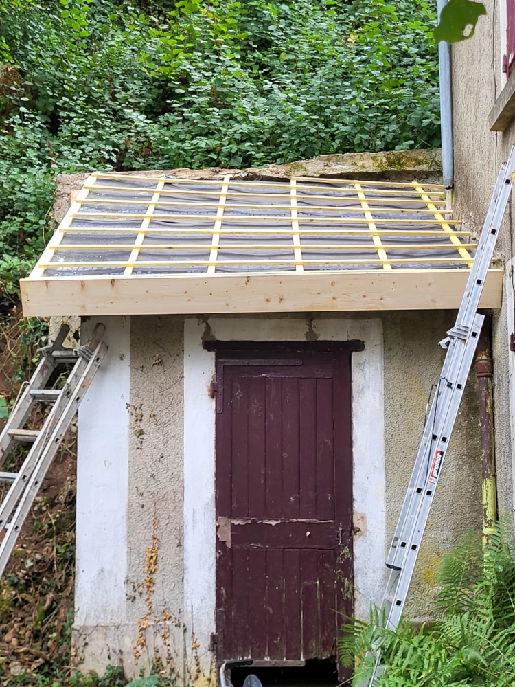 rénovation toiture appentis charavines