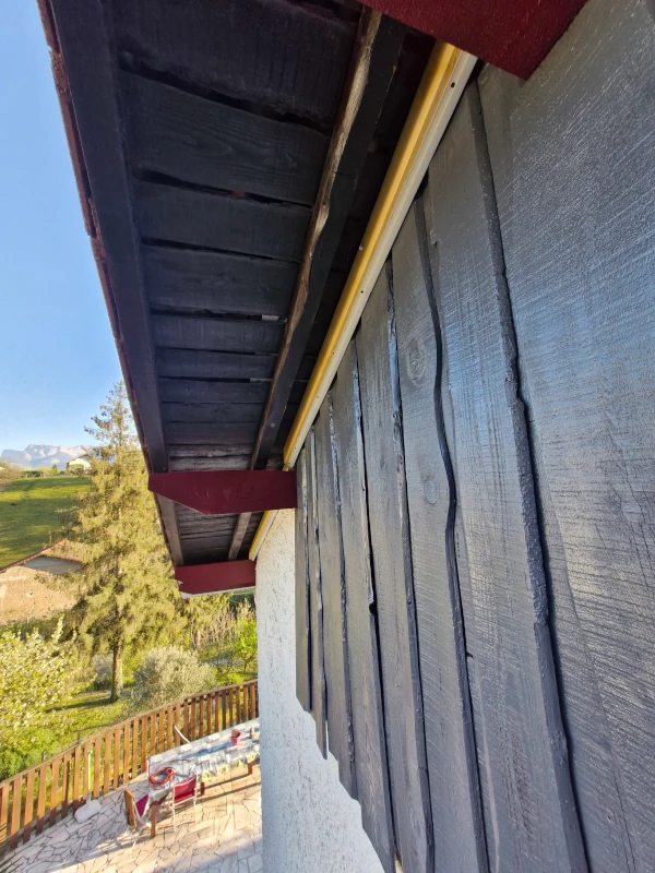 pose de sous face toiture vourey avant travaux